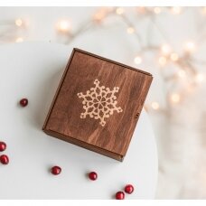 Kalėdinis medaus skanėstų rinkinys dovanų dėžutėje su snaige