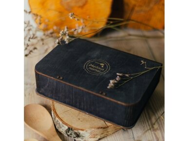 Honey treats in a black wooden gift box (12 x 50 g) 4