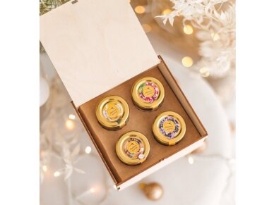 Honey treats in a wooden gift box with deers (4 x 50 g) 2