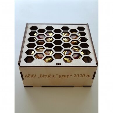 Medaus skanėstų rinkinys dėžutėje su koriu (4 x 50 g) 4