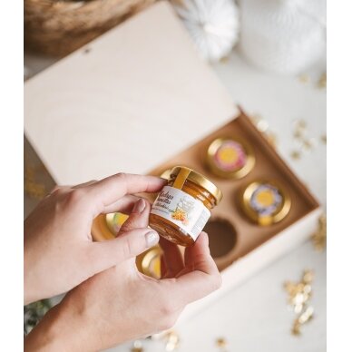 Medaus skanėstų rinkinys medinėje dovanų dėžutėje (6 x 50 g) 3